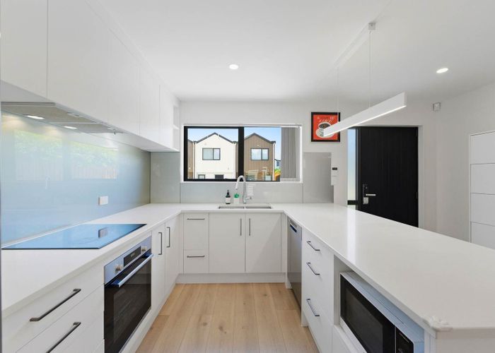  at 7/67 Royal View Road, Te Atatu South, Waitakere City, Auckland