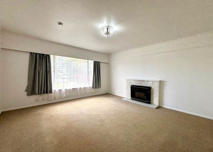  at 212 Lake Road, Northcote, North Shore City, Auckland