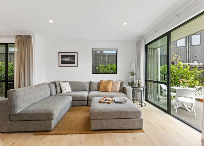  at 19 Cessna Crescent, Mangere, Auckland