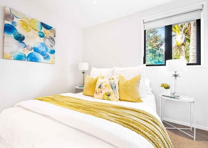  at 5/108-112 Unsworth Drive, Unsworth Heights, North Shore City, Auckland