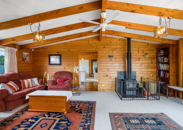  at 2/50 Huia Road, Papatoetoe, Auckland