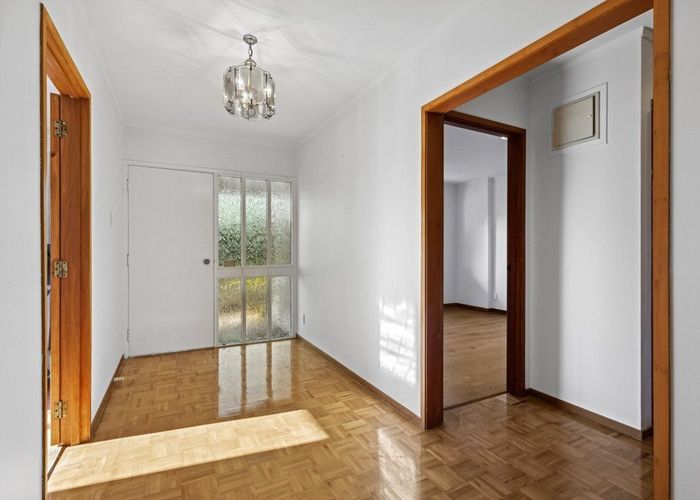 at 13 Tarahanga Street, Northcote, Auckland