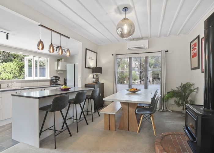  at 218 Woodlands Park Road, Titirangi, Waitakere City, Auckland