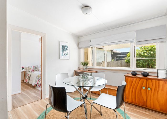  at 1 Greenacres Street, Macandrew Bay, Dunedin, Otago