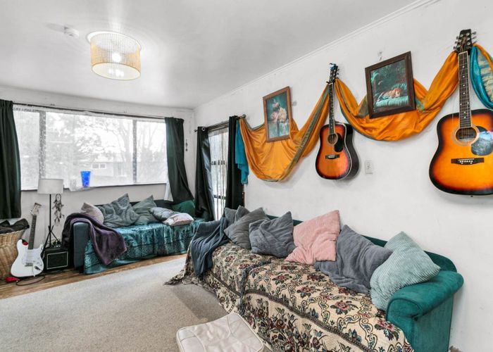  at 23 Dundale Avenue, Blockhouse Bay, Auckland