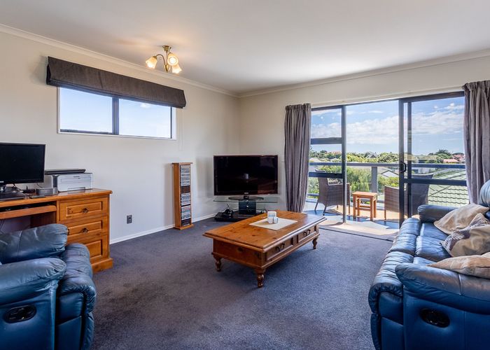  at 14 Barrett Drive, Waikanae Beach, Waikanae