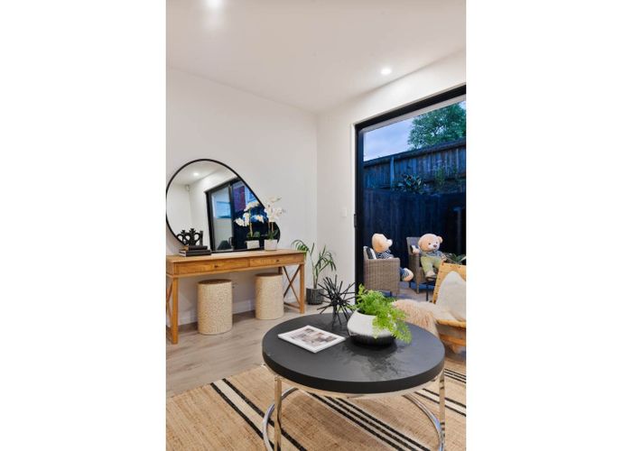  at 5/11 Jaemont Ave, Te Atatu South, Waitakere City, Auckland