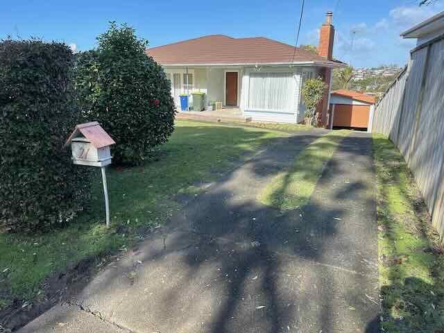  at 21 Monarch Avenue, Glenfield, North Shore City, Auckland