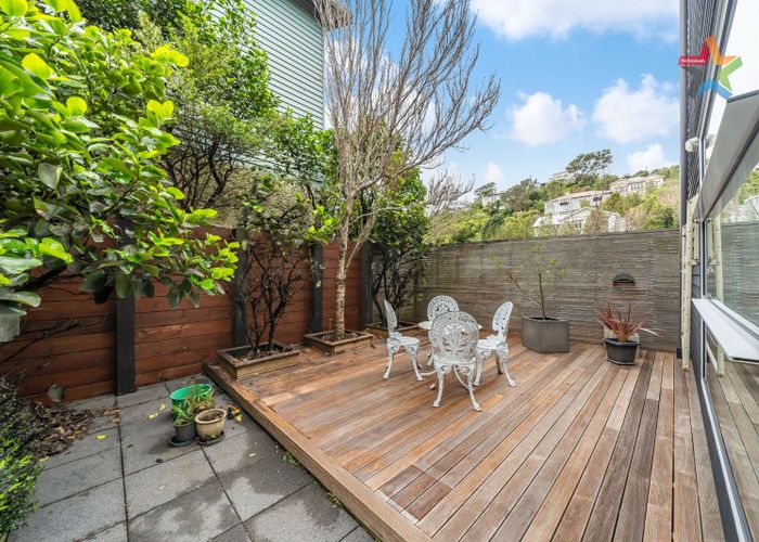  at 2 Tiketike Way, Brooklyn, Wellington