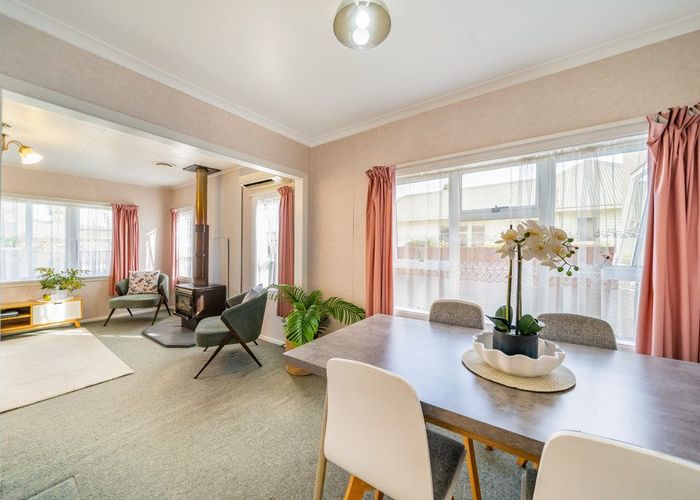  at 4 Heretaunga Square, Silverstream, Upper Hutt, Wellington