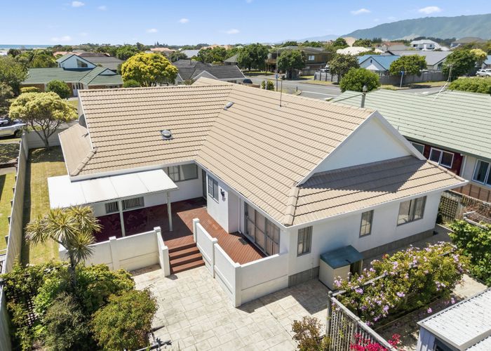  at 318 Manly Street, Paraparaumu Beach, Kapiti Coast, Wellington