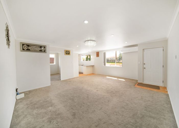  at 11 Naylors Drive, Mangere, Auckland