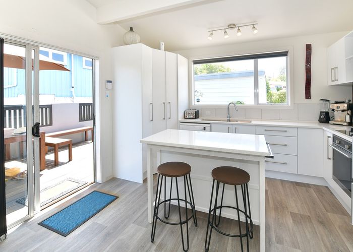  at 15 John Road, Stanmore Bay, Whangaparaoa