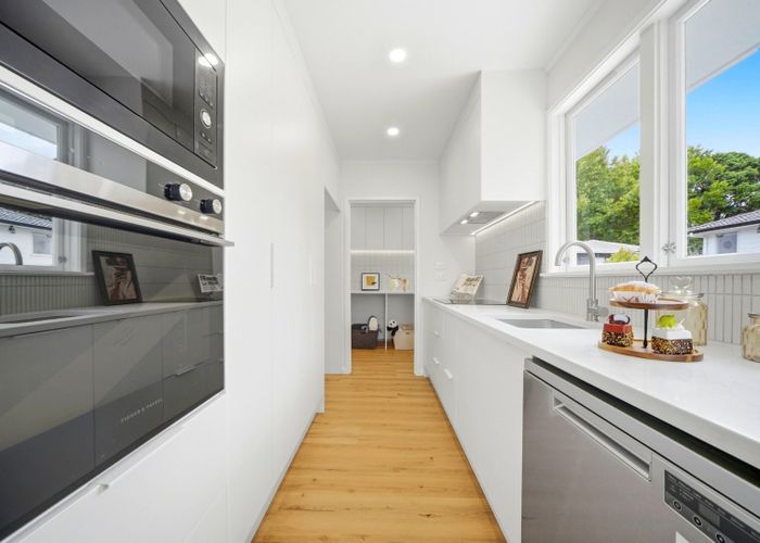  at 11 Juniper Road, Sunnynook, Auckland