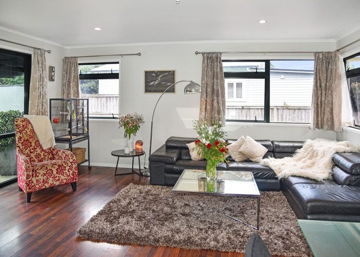  at 17 Ashcroft Avenue, Mangere Bridge, Auckland