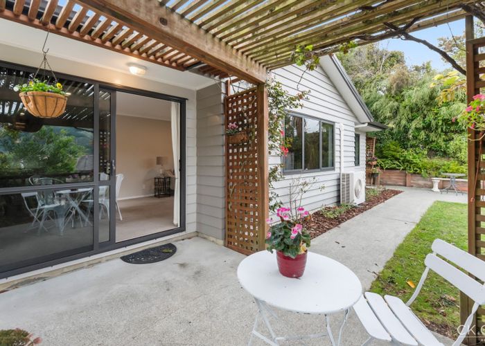  at 32A Dowling Grove, Silverstream, Upper Hutt, Wellington