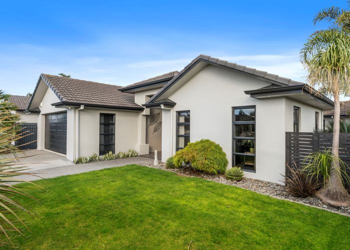  at 100 Oriental Parade, Papamoa Beach, Papamoa