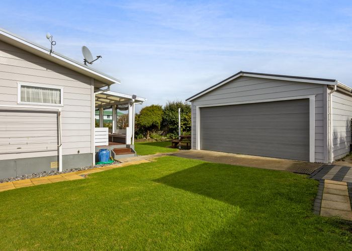  at 32 Okiwa Terrace, Waiinu Beach, Whanganui