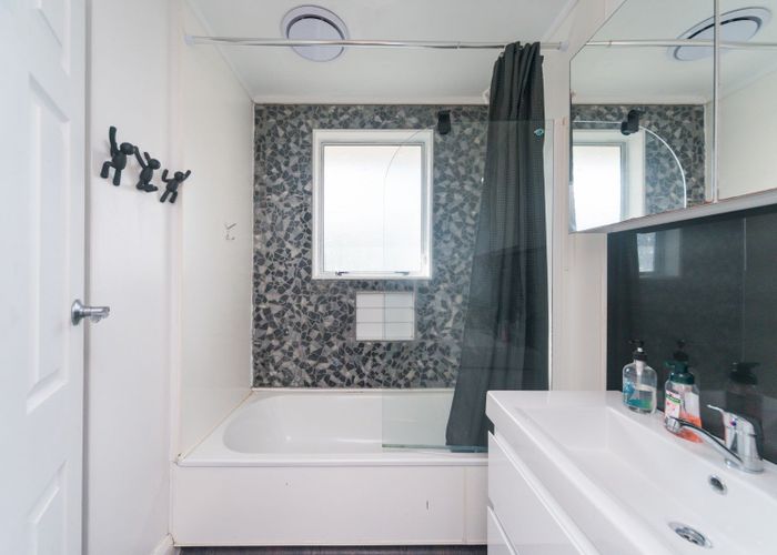  at 16 Kowhai Street, Tokomaru, Palmerston North