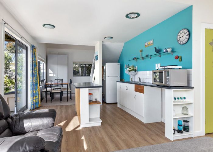  at 22 Pinedale Crescent, Riversdale Beach