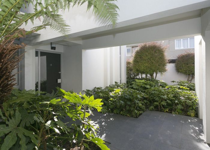  at 1/225 Lake Terrace, Waipahihi, Taupō