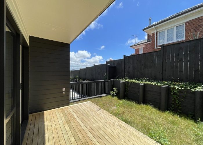  at 12/10 Newington Road, Henderson, Waitakere City, Auckland