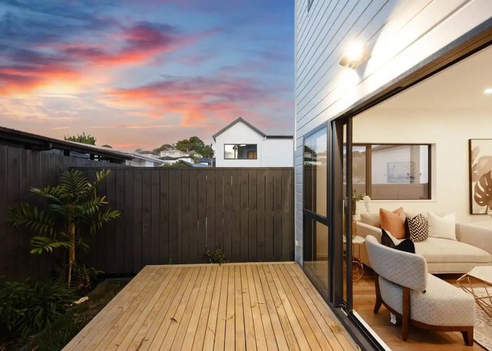  at 5/81 Vodanovich Road, Te Atatu South, Waitakere City, Auckland
