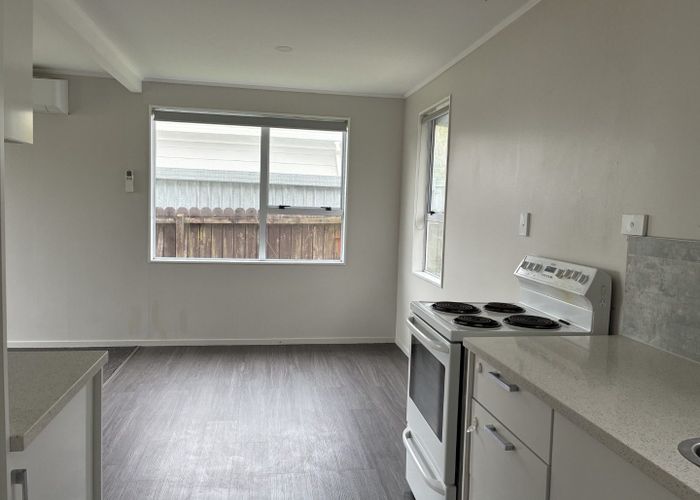  at 2/3 Etherton Drive, Weymouth, Manukau City, Auckland