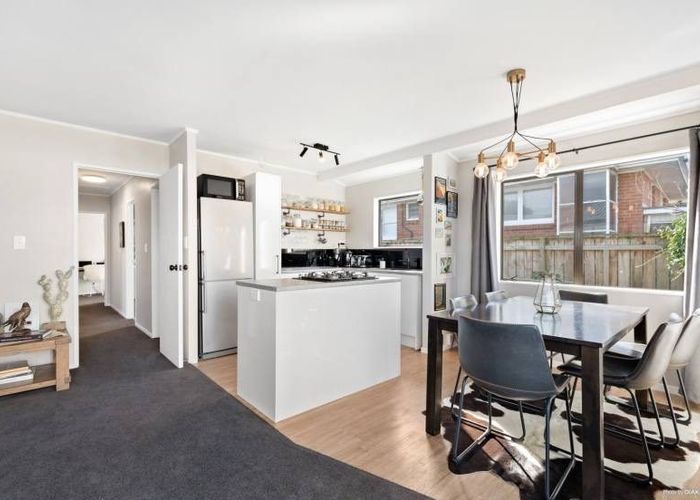  at 2/63 Stanley Avenue, Milford, North Shore City, Auckland