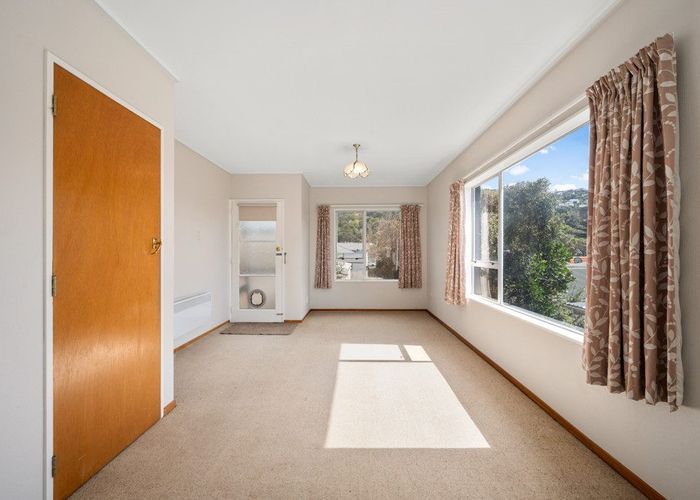  at 8/218 Onepu Road, Lyall Bay, Wellington