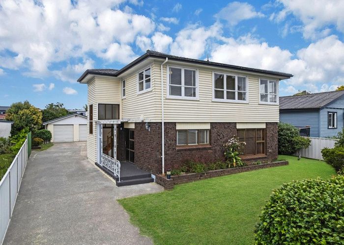  at 14 Miro Road, Mangere Bridge, Manukau City, Auckland