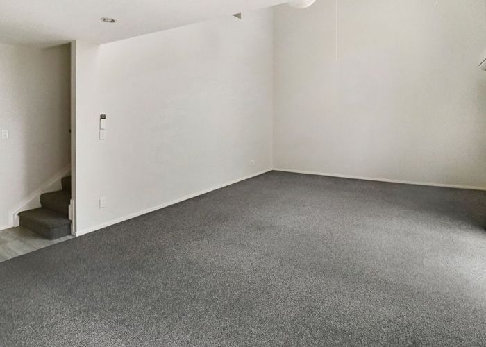  at 8 Windfola Parkway, Takanini, Papakura, Auckland