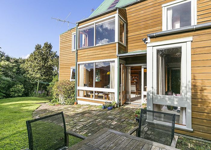  at 7 Winston Street, Crofton Downs, Wellington