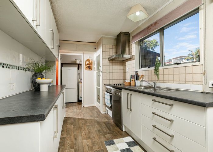  at 22 Glen Road, Ranui, Auckland