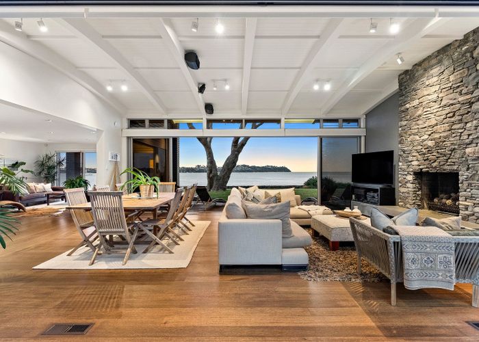  at 8 Musick Point Road, Bucklands Beach, Manukau City, Auckland