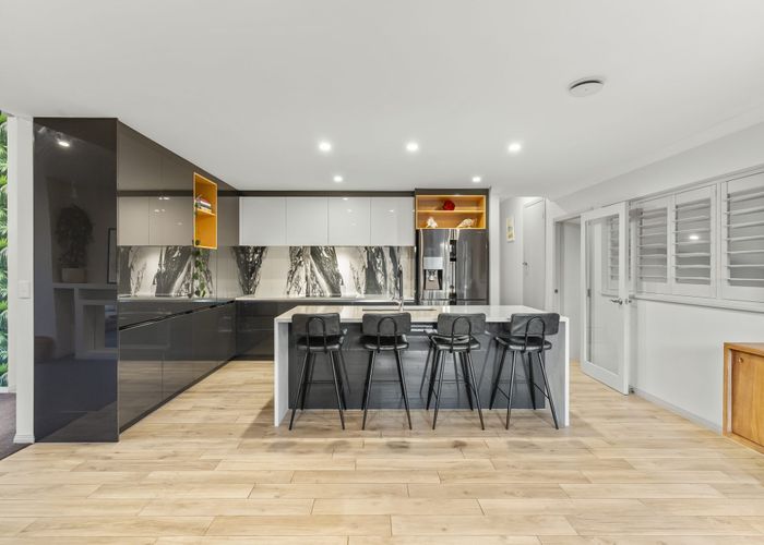  at 18 Admirals Court Drive, Greenhithe, Auckland