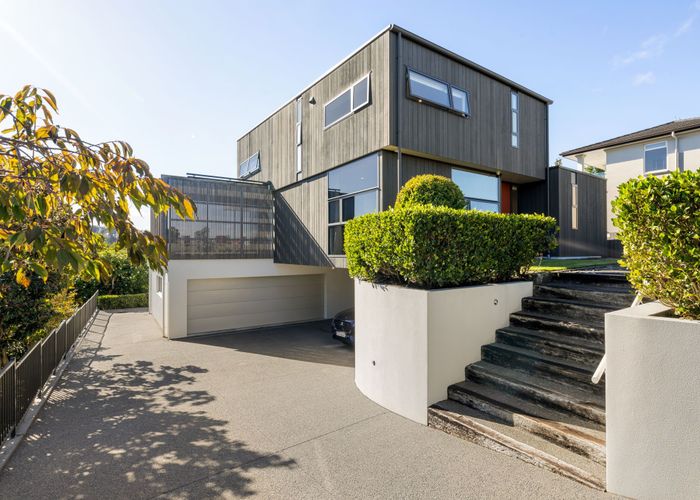  at 142 Lake Crescent, Hamilton Lake, Hamilton, Waikato