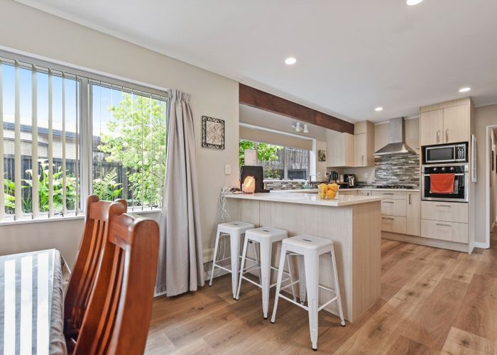 Free property data for 34 Endeavour Avenue, Flagstaff, Hamilton homes