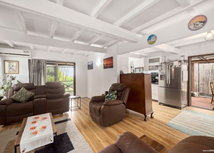  at 2/160 Glamorgan Drive, Torbay, Auckland