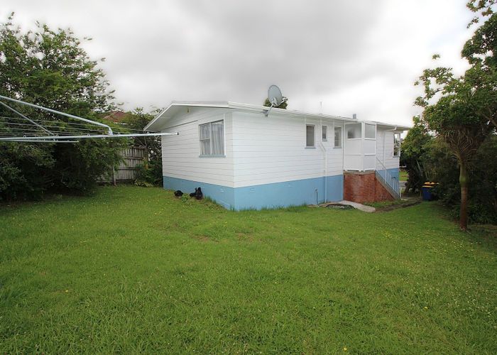  at 104 Farquhar Road, Glendene, Waitakere City, Auckland