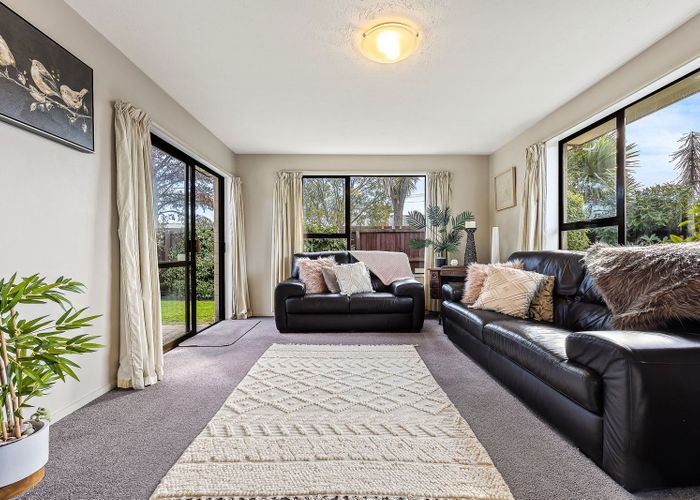  at 2/64 Neill Street, Hornby, Christchurch