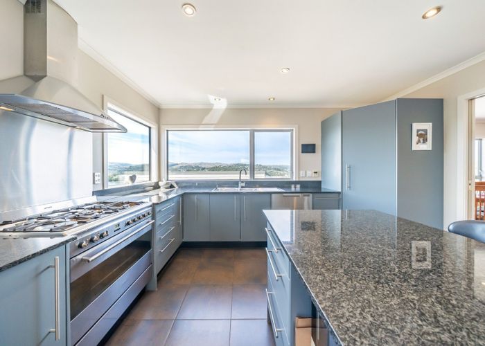  at 14 Bodmin Terrace, Camborne, Porirua
