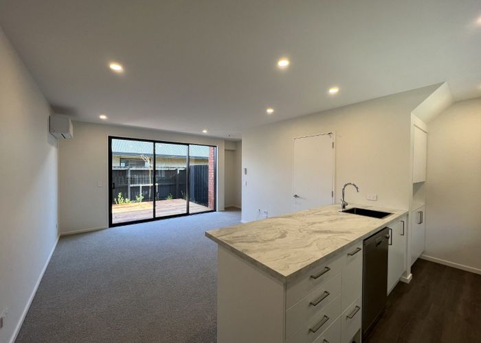  at 2/387 Armagh Street, Linwood, Christchurch City, Canterbury