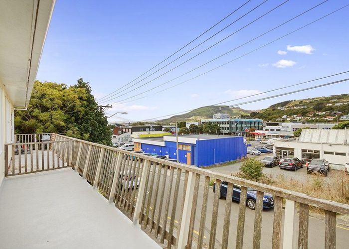  at 6C Rewa Terrace, Tawa, Wellington