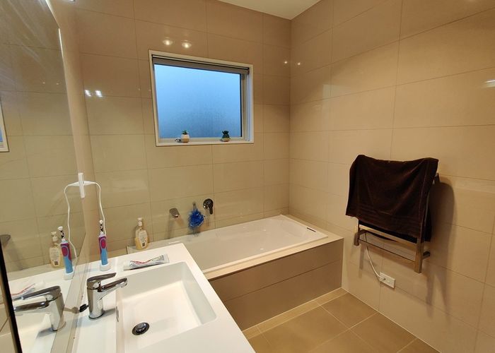  at 24 Paso Fino Crescent, Takanini, Papakura, Auckland