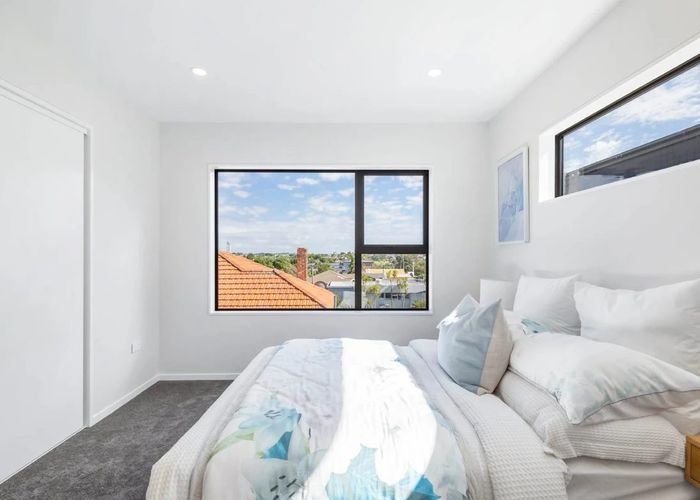  at 1B/1 Egremont Street, Belmont, North Shore City, Auckland