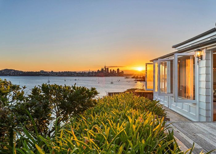  at 38 Jubilee Avenue, Devonport, North Shore City, Auckland