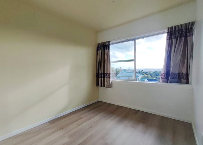  at 2/352 Glenfield Road, Glenfield, North Shore City, Auckland