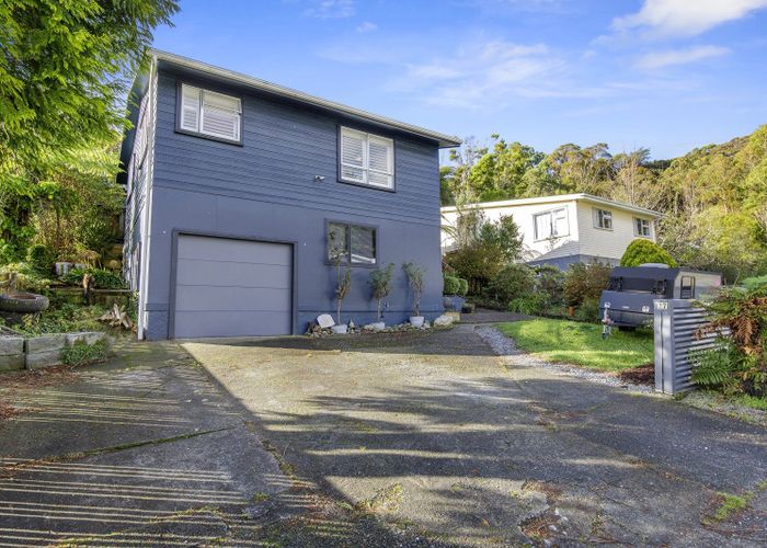  at 27 Edelweiss Grove, Timberlea, Upper Hutt, Wellington