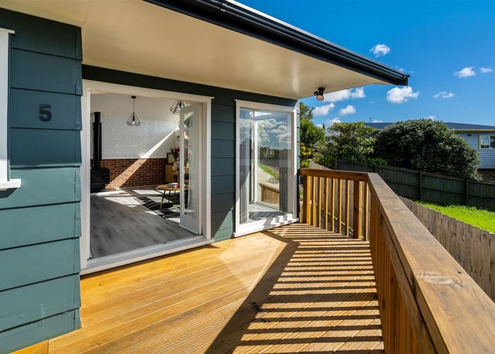  at 5 Taurus Crescent, Beach Haven, Auckland